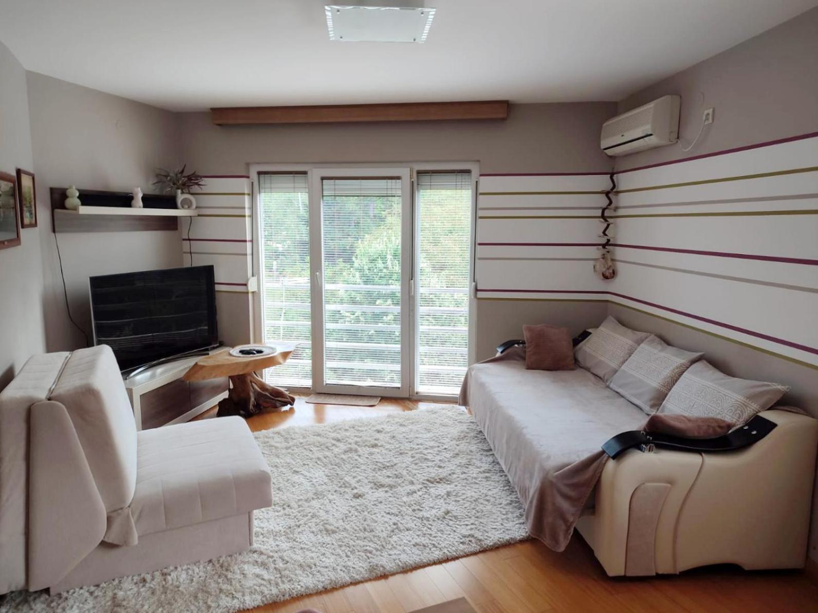 Apartman Lux Sneznik Vrnjačka Banja Exterior foto